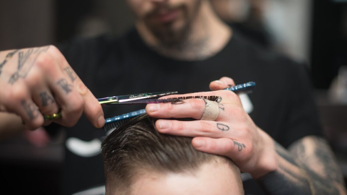 Fryzjer męski – na jakie usługi warto się zdecydować?