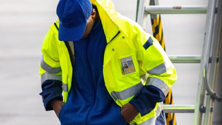 Czym charakteryzują się wysokiej jakości ubrania robocze?