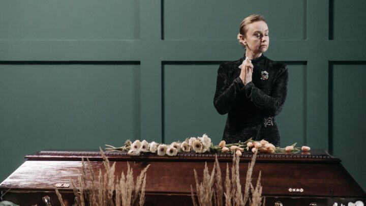 Jakie dodatkowe usługi może zaoferować zakład pogrzebowy?