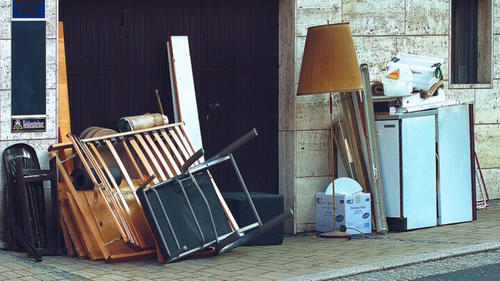 Jak odbywa się odbiór odpadów wielkogabarytowych?