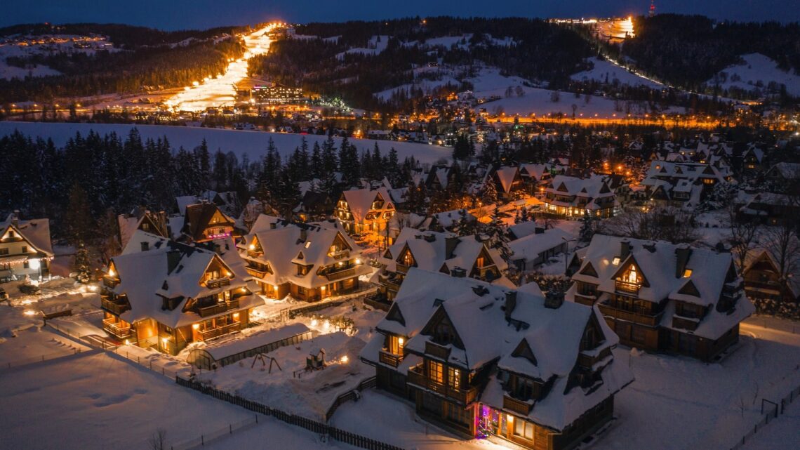 Zimowe ferie bez jednego scenariusza. Krócej, częściej i bardziej elastycznie