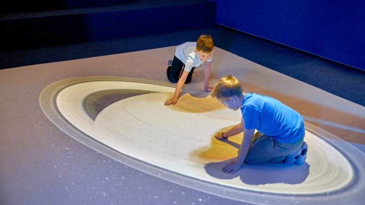 Badania potwierdzają: polska interaktywna podłoga Magiczny Dywan Kinebi skutecznie wspiera funkcje poznawcze dzieci.