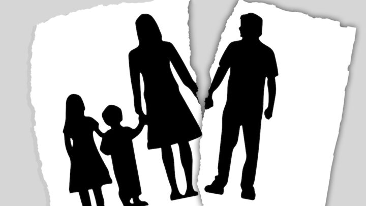 Coraz trudniejsze rozwody w Polsce. Coraz więcej dzieci traci rodzica w trakcie konfliktów okołorozwodowych – Dzieci stają się ofiarami wojny dorosłych. Eksperci apelują o pilne zmiany w prawie rodzinnym